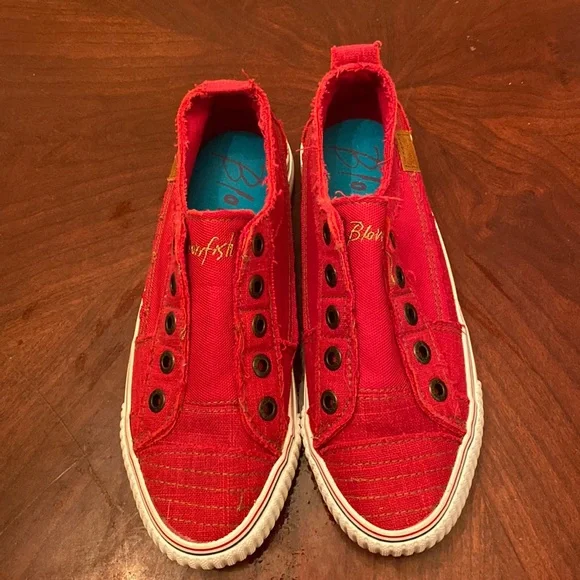 🦊 Blowfish loveless tennis shoes. Red and ready for summer. - Picture 1 of 7